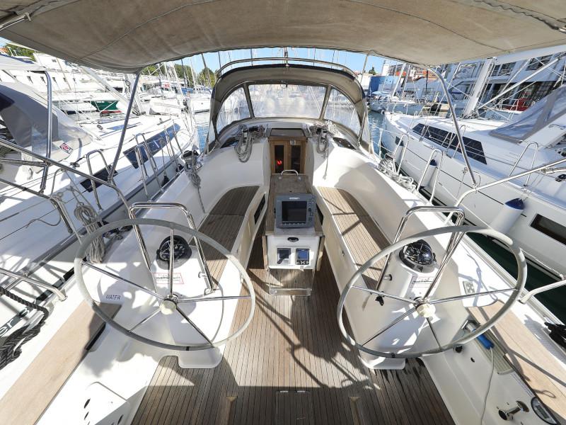 Book yachts online - sailboat - Bavaria Cruiser 40 - PIA M - rent