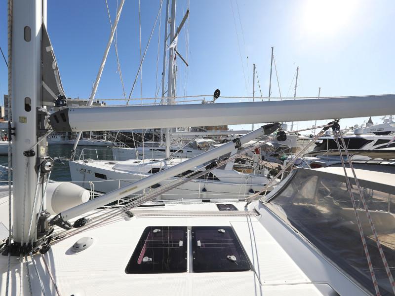 Book yachts online - sailboat - Bavaria Cruiser 40 - PIA M - rent