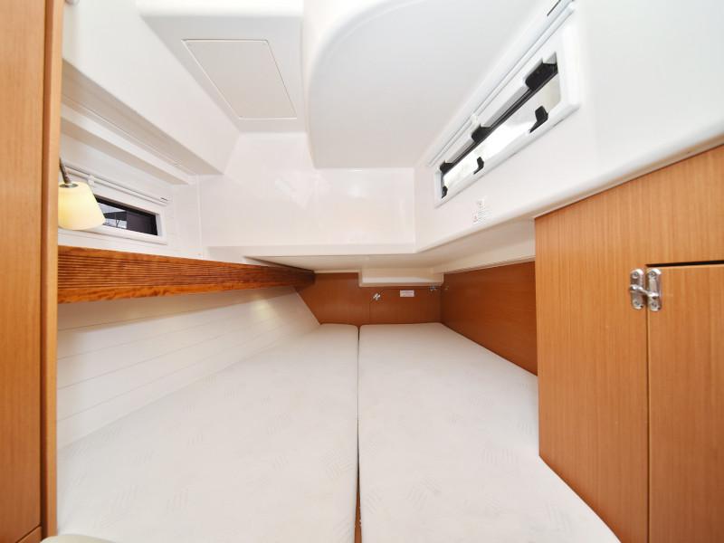Book yachts online - sailboat - Bavaria Cruiser 40 - PIA M - rent