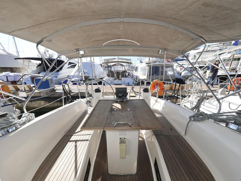 Book yachts online - sailboat - Bavaria Cruiser 40 - PIA M - rent