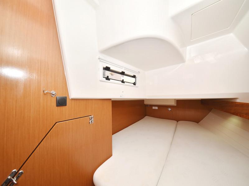 Book yachts online - sailboat - Bavaria Cruiser 40 - PIA M - rent