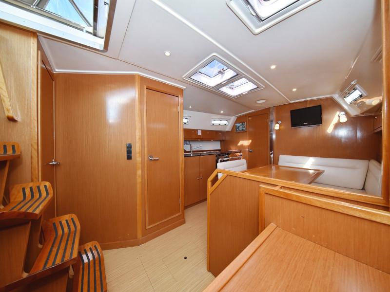 Book yachts online - sailboat - Bavaria Cruiser 40 - PIA M - rent