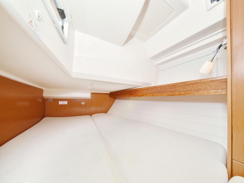 Book yachts online - sailboat - Bavaria Cruiser 40 - PIA M - rent