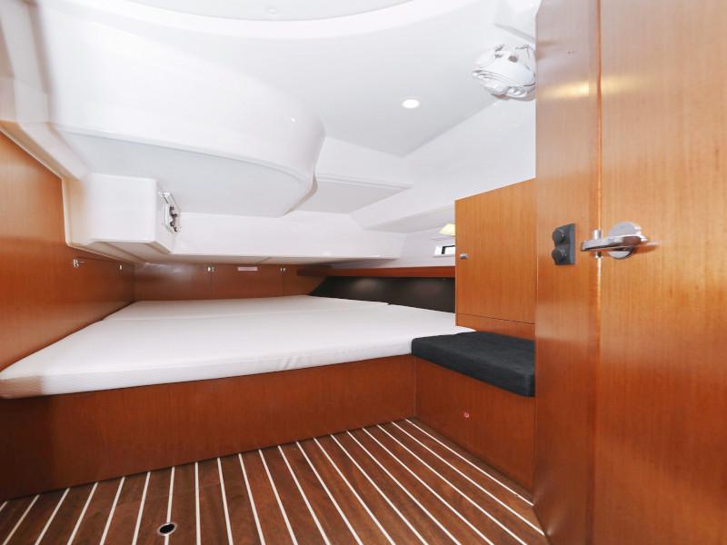 Book yachts online - sailboat - Bavaria Cruiser 46 - TICIJA - rent