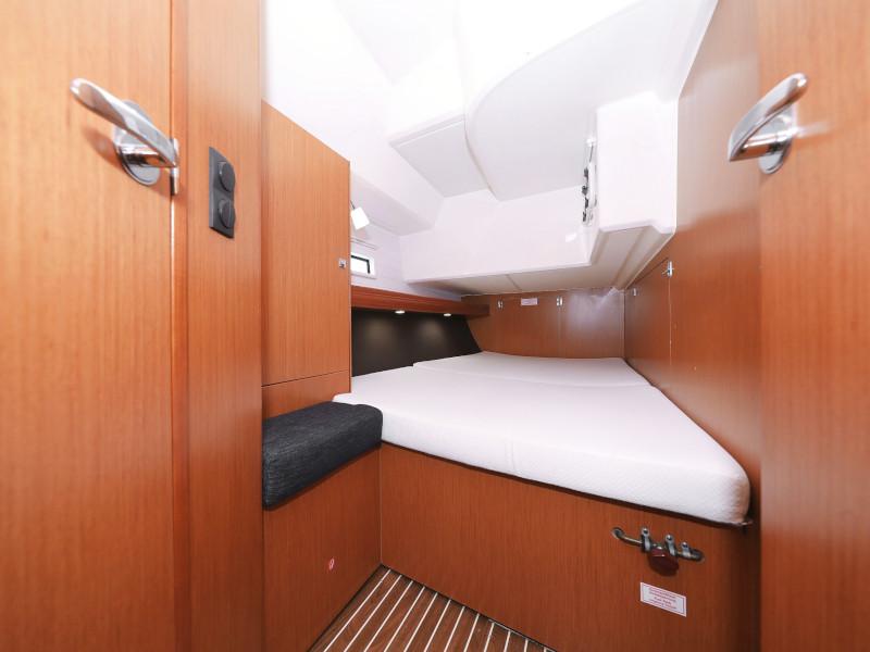 Book yachts online - sailboat - Bavaria Cruiser 46 - TICIJA - rent