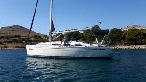 Book yachts online - sailboat - Bavaria 31 Cruiser - MATE - rent