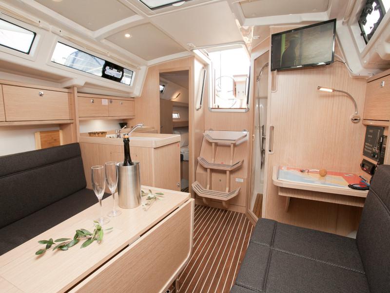 Book yachts online - sailboat - Bavaria Cruiser 34 Style - COOKIE - rent