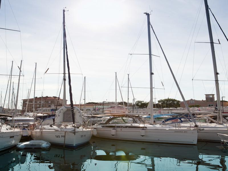 Book yachts online - sailboat - Bavaria Cruiser 34 Style - COOKIE - rent