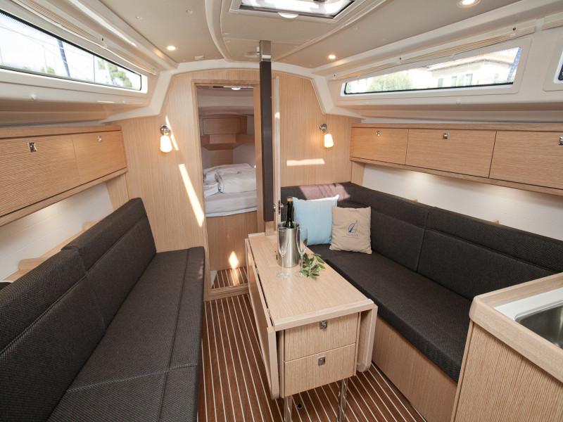 Book yachts online - sailboat - Bavaria Cruiser 34 Style - COOKIE - rent