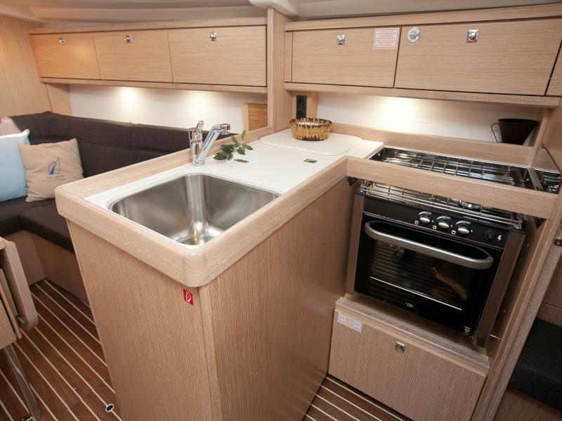 Book yachts online - sailboat - Bavaria Cruiser 34 Style - COOKIE - rent