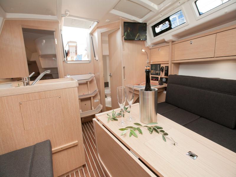 Book yachts online - sailboat - Bavaria Cruiser 34 Style - COOKIE - rent