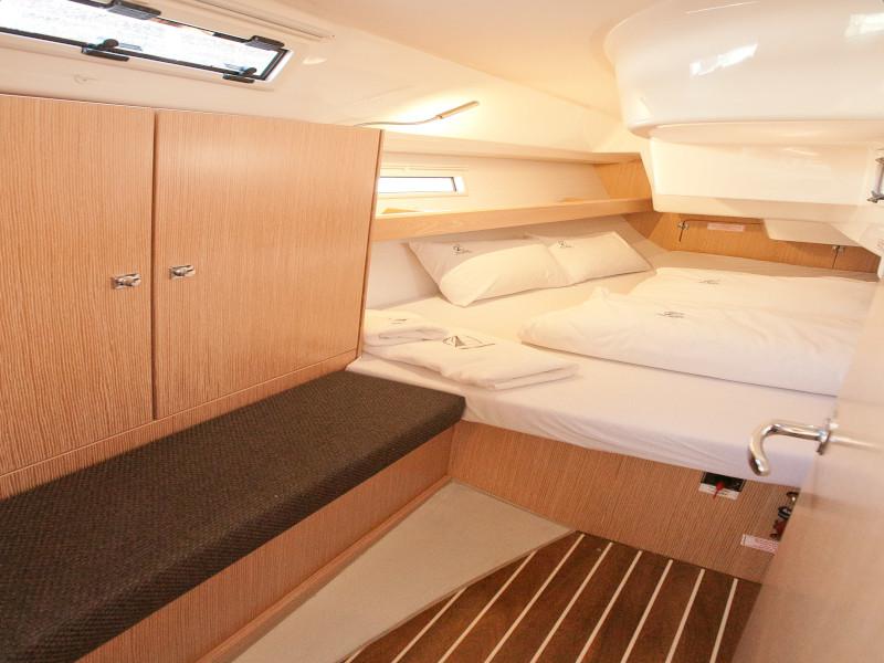 Book yachts online - sailboat - Bavaria Cruiser 34 Style - COOKIE - rent