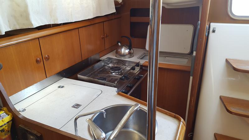 Book yachts online - sailboat - Sun Odyssey 32 - Caprice (refit 2018) - rent