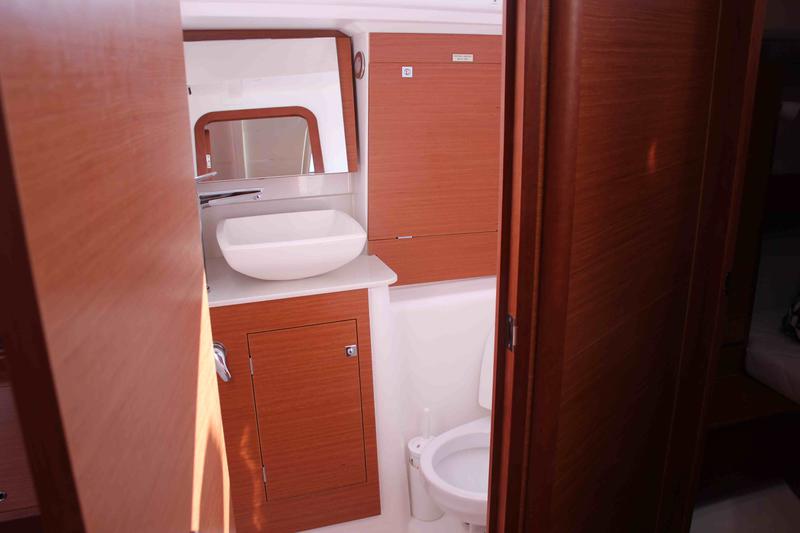 Book yachts online - sailboat - Dufour 382 GL - Morning Star - rent