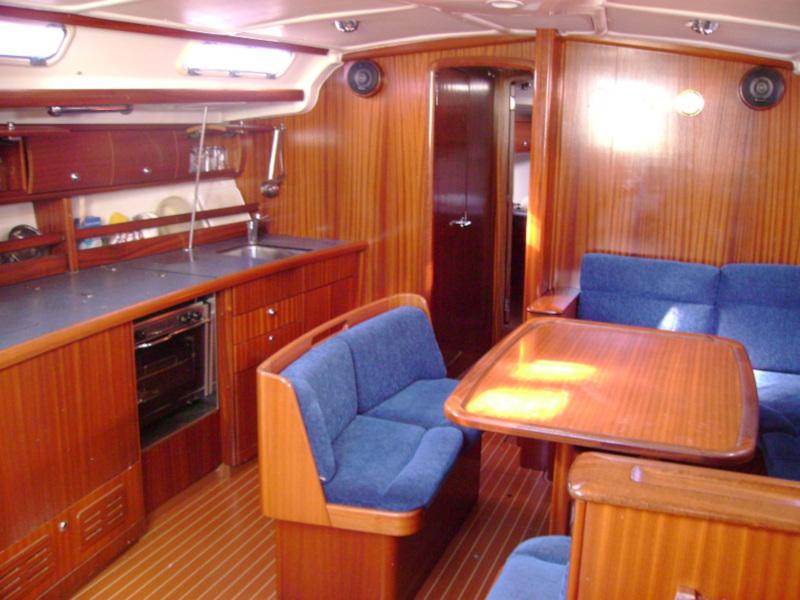 Book yachts online - sailboat - Bavaria 44 - Plavac mali - rent