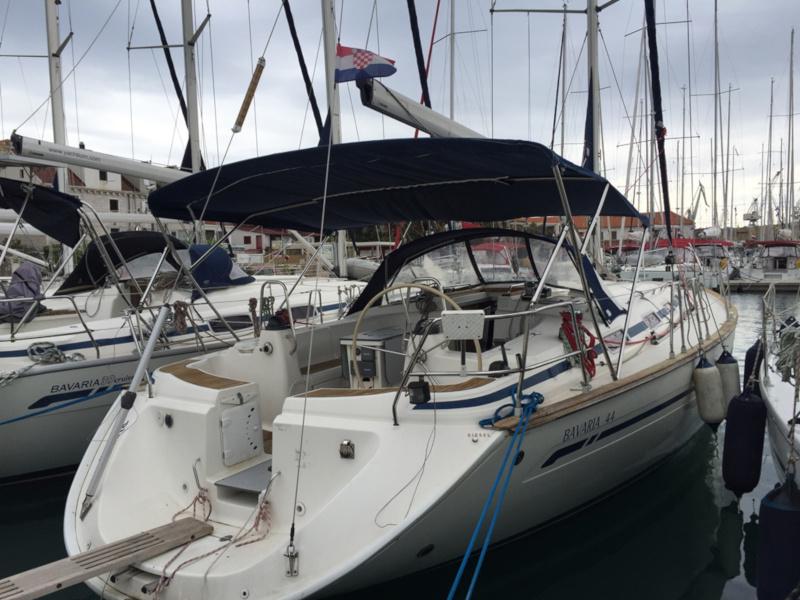 Book yachts online - sailboat - Bavaria 44 - Plavac mali - rent