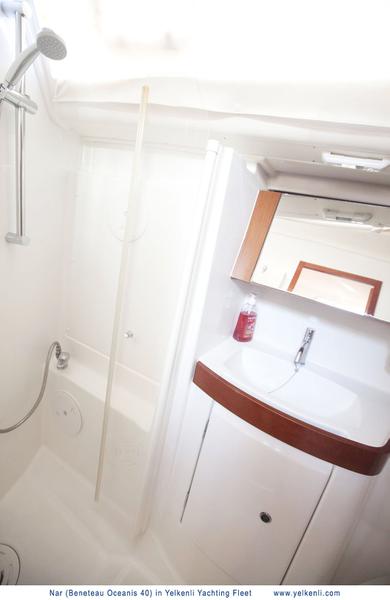 Book yachts online - sailboat - Oceanis 40 - Nar - rent