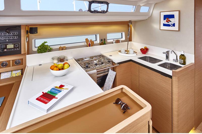 Book yachts online - sailboat - Sun Odyssey 440 - Celtic Breeze - rent