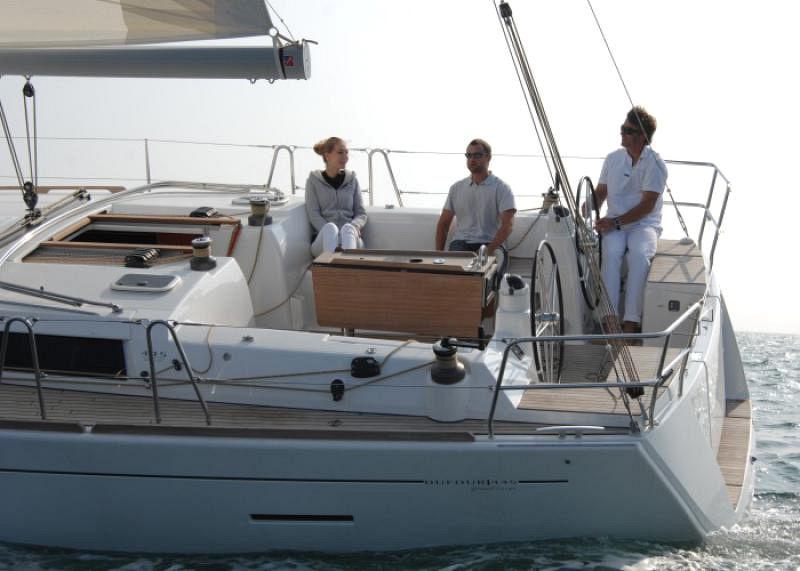 Book yachts online - sailboat - Dufour 450 GL - Dans - rent