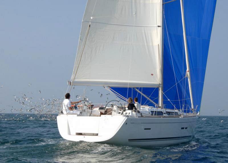 Book yachts online - sailboat - Dufour 450 GL - Dans - rent