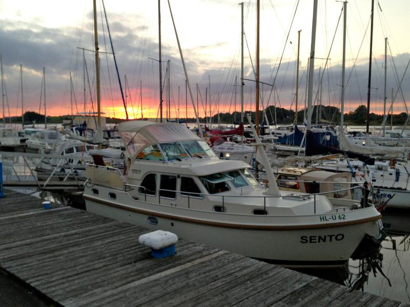 Book yachts online - motorboat - Linssen Grand Sturdy 29.9 AC - Sento - rent