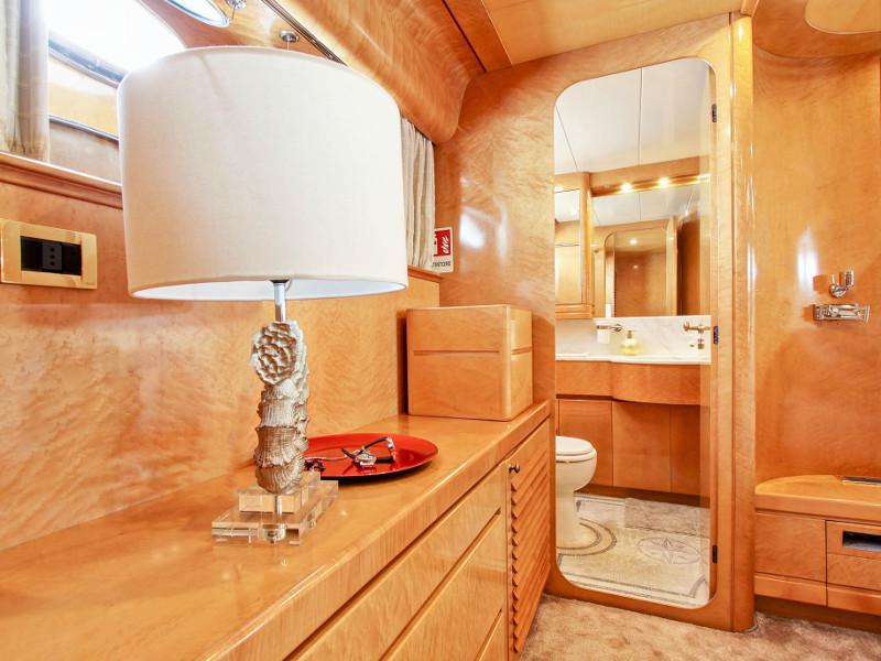 Book yachts online - motorboat - Rizzardi Posillipo Technema 80 - Prime - rent