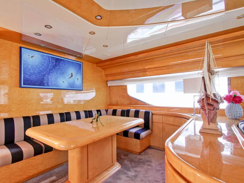 Book yachts online - motorboat - Rizzardi Posillipo Technema 80 - Prime - rent
