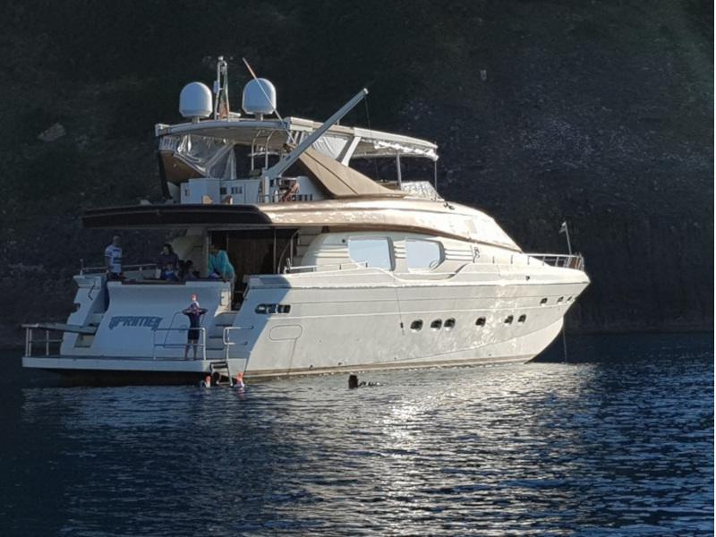 Book yachts online - motorboat - Rizzardi Posillipo Technema 80 - Prime - rent