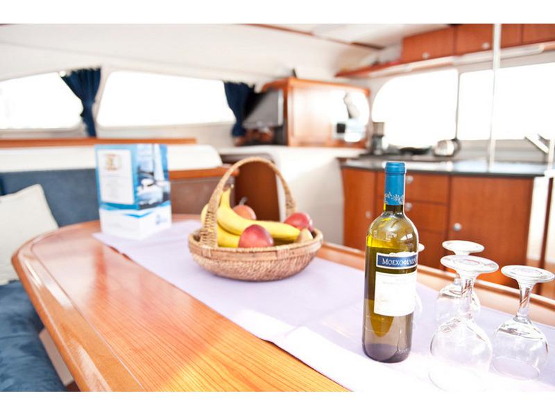 Book yachts online - catamaran - Nautitech 47 - Bosanova - rent