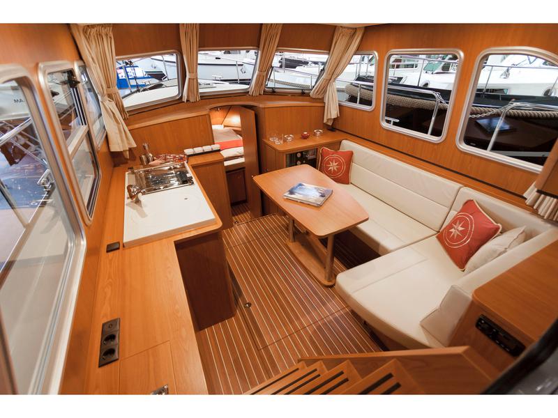 Book yachts online - motorboat - Linssen GS 290 Traveller - Fleur - rent
