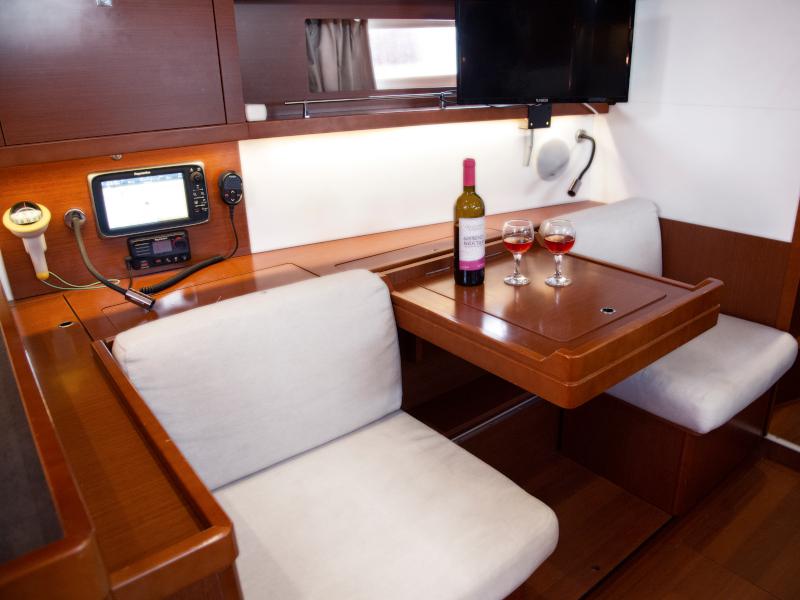 Book yachts online - sailboat - Oceanis 41 - Liberta - rent