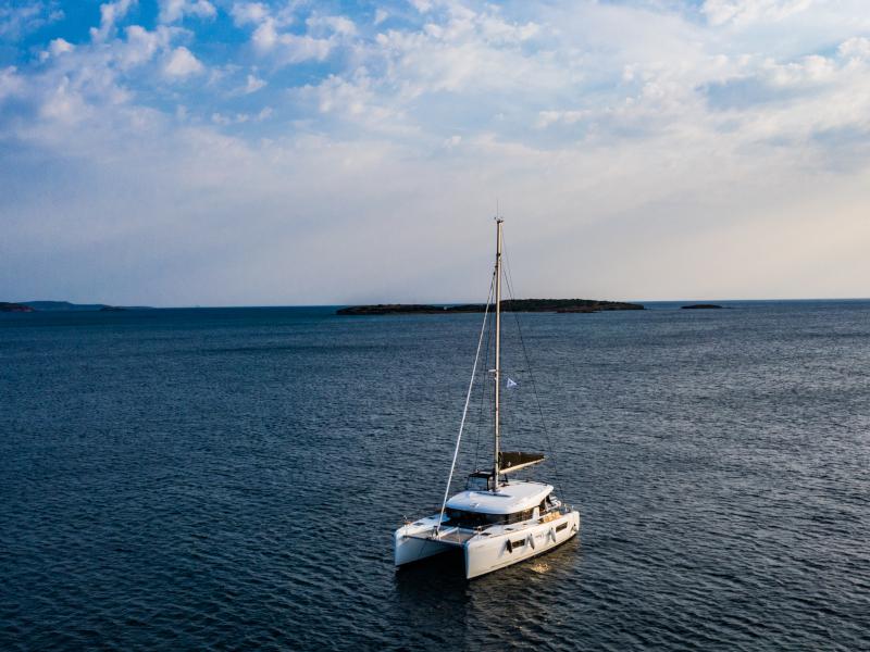 Book yachts online - catamaran - Lagoon 40 - Il Vento - rent