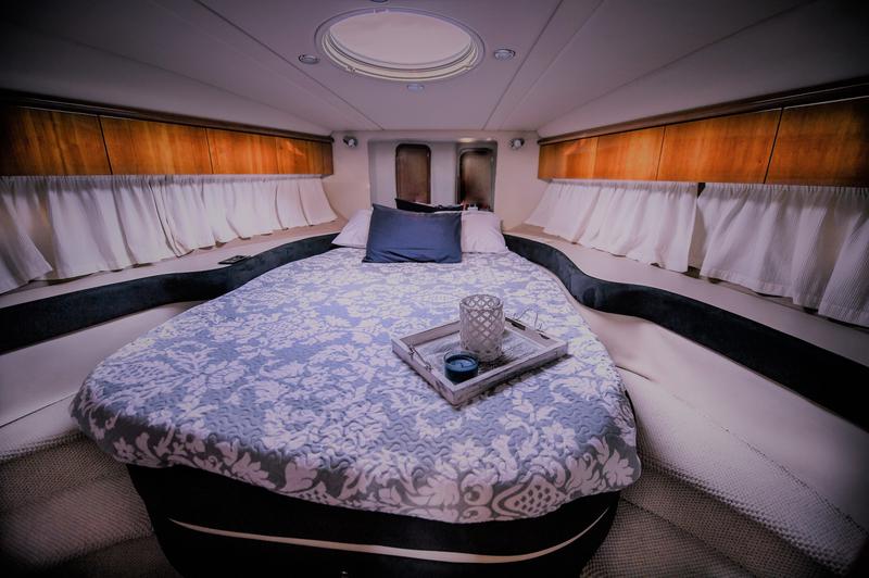 Book yachts online - motorboat - Sunseeker Portofino 40 - Maxim - rent