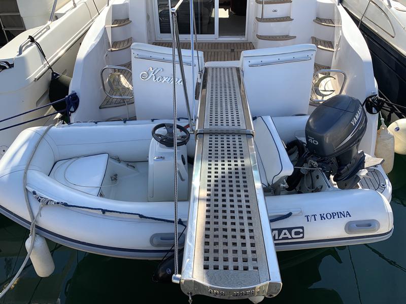 Book yachts online - motorboat - Majesty 50 Fly - Korina - rent