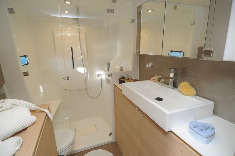Book yachts online - catamaran - Bali 4.1 - Medusa I - rent