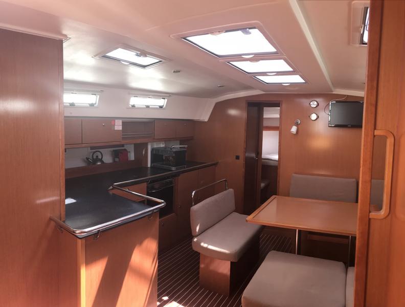 Book yachts online - sailboat - Bavaria Cruiser 45 - Eclipse - rent
