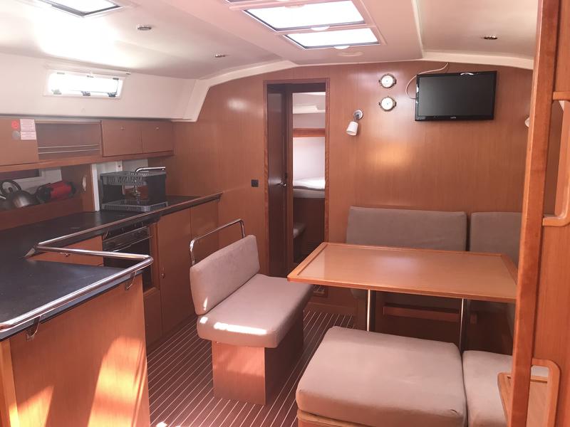 Book yachts online - sailboat - Bavaria Cruiser 45 - Eclipse - rent