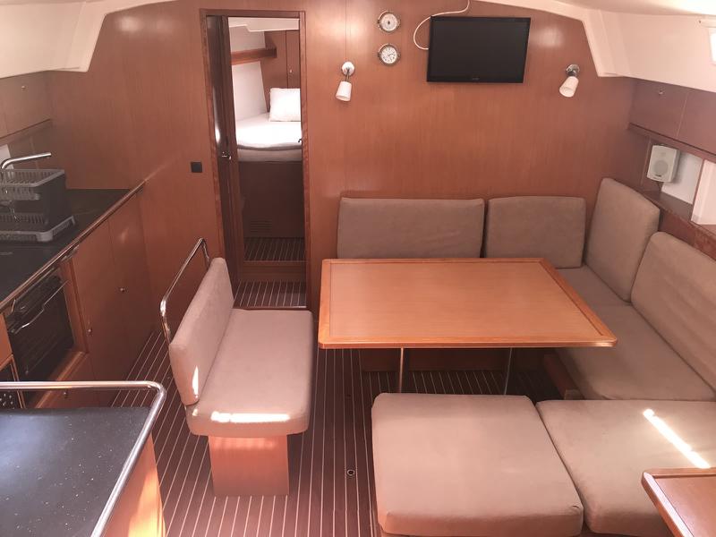 Book yachts online - sailboat - Bavaria Cruiser 45 - Eclipse - rent