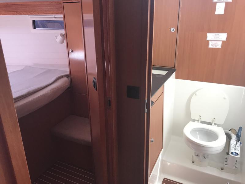 Book yachts online - sailboat - Bavaria Cruiser 45 - Eclipse - rent