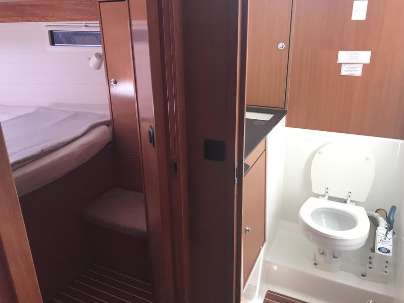 Book yachts online - sailboat - Bavaria Cruiser 45 - Eclipse - rent
