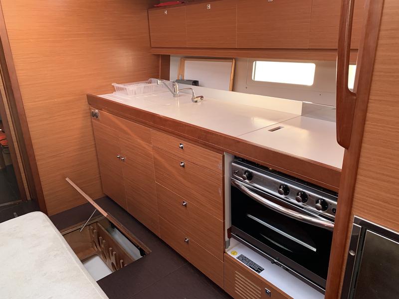 Book yachts online - sailboat - Dufour 460 Grand Large (5 cab) - Fish N`Chips - rent