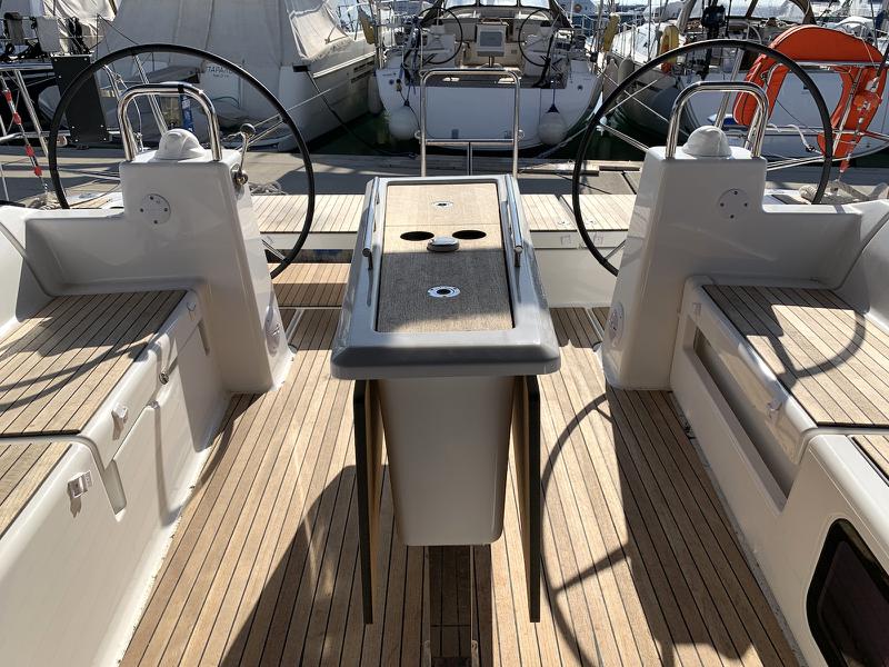 Book yachts online - sailboat - Dufour 460 Grand Large (5 cab) - Fish N`Chips - rent
