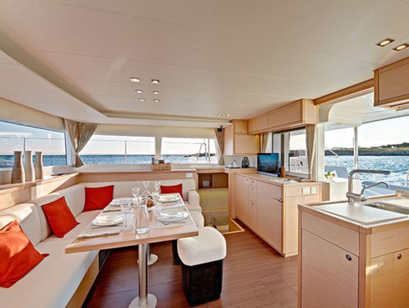 Book yachts online - catamaran - Lagoon 450F - SoulMate - rent