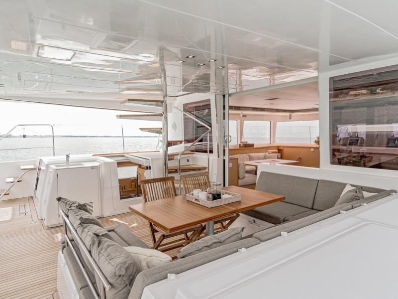 Book yachts online - catamaran - Lagoon 560 - Daddy's Hobby - rent
