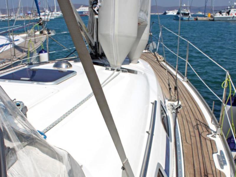 Book yachts online - sailboat - Bavaria 33 Cruiser - Arethusa - rent