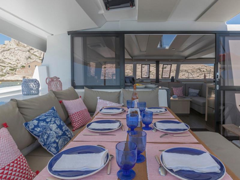 Book yachts online - catamaran - Astréa 42 - Princess Kiara - rent