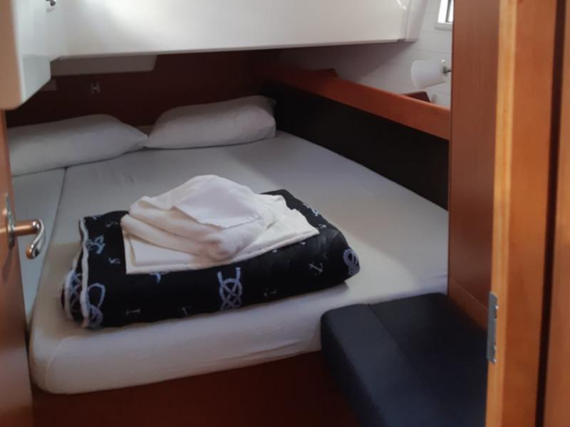 Book yachts online - sailboat - Bavaria Cruiser 41 - Sake - rent