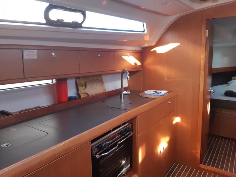 Book yachts online - sailboat - Bavaria Cruiser 41 - Sake - rent