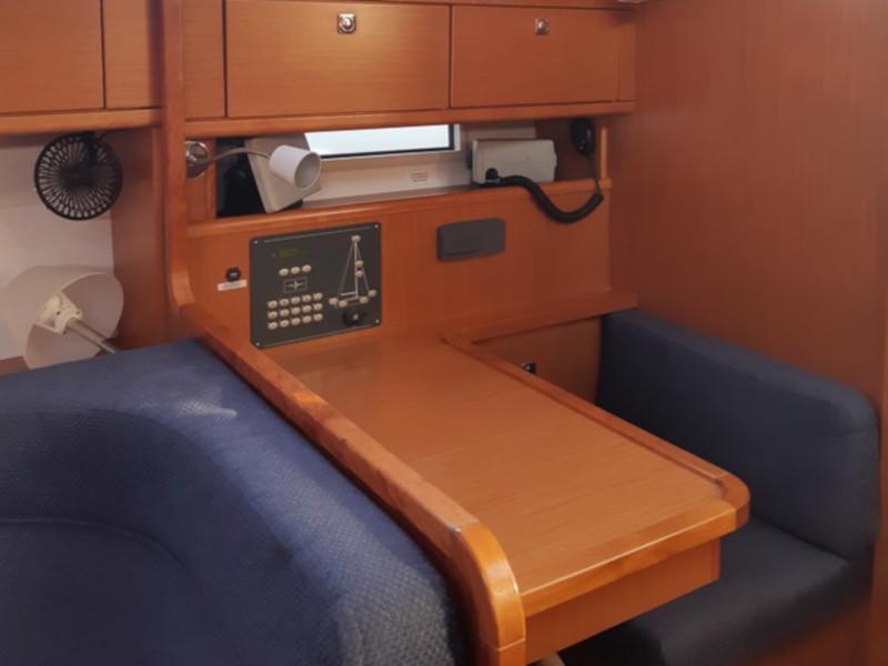 Book yachts online - sailboat - Bavaria Cruiser 41 - Sake - rent