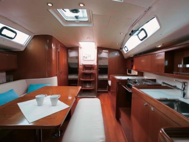 Book yachts online - sailboat - Oceanis 40 - Baby - rent